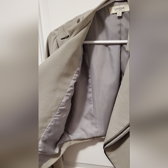 2/$40 Light tan faux suede cropped jacket with zipper details! - Picture 7 of 12